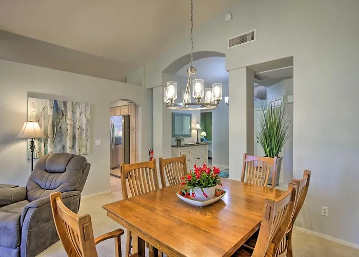Holiday home Snowbird & Golfer Oasis! Lake-view Peoria Retreat