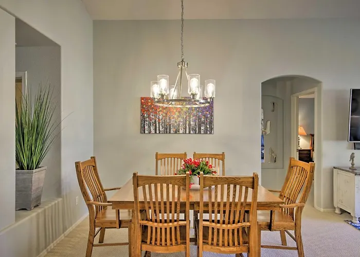 Snowbird & Golfer Oasis! Lake-view Peoria Retreat Surprise