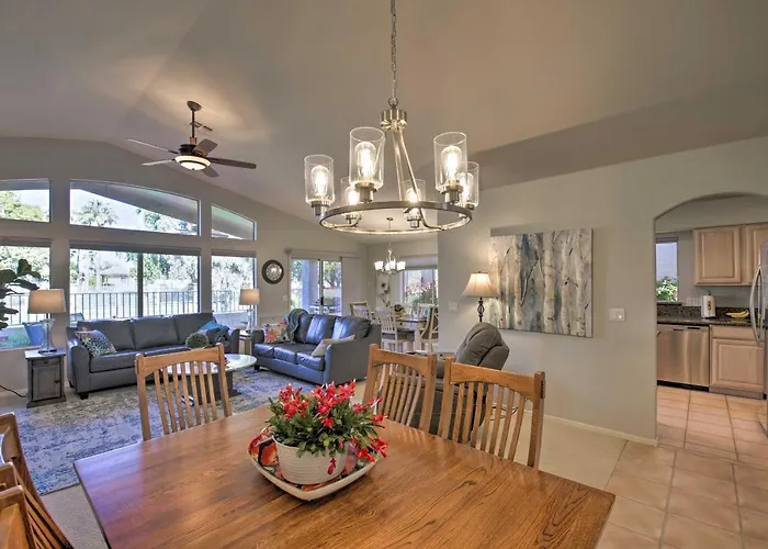 Holiday home Snowbird & Golfer Oasis! Lake-view Peoria Retreat Surprise