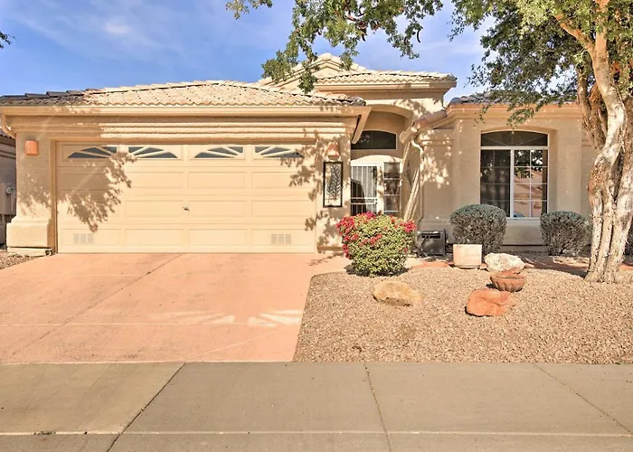 Holiday home Snowbird & Golfer Oasis! Lake-view Peoria Retreat