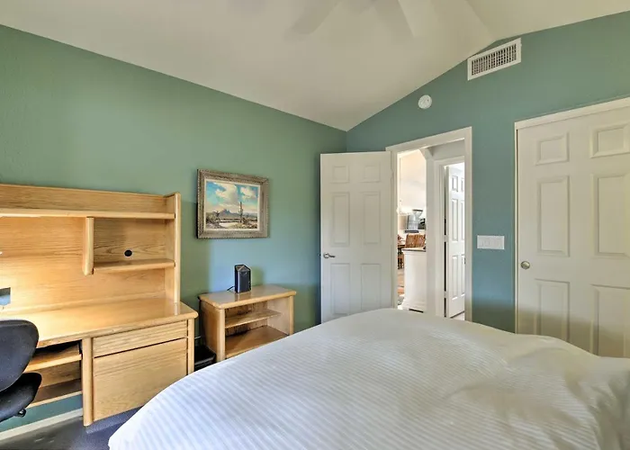 Snowbird & Golfer Oasis! Lake-view Peoria Retreat * Surprise