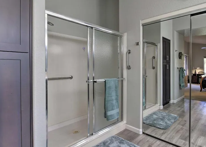 Snowbird & Golfer Oasis! Lake-view Peoria Retreat * Surprise
